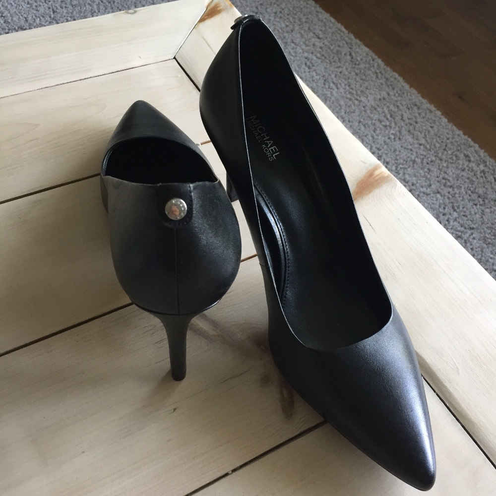 Michael Kors Black Leather Heels Size 10 Women’s
